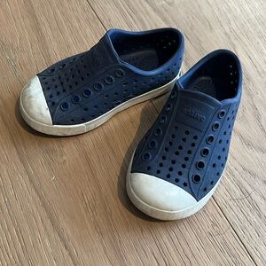 Native toddler baby blue sandals size 6